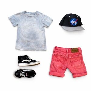 Grey Tie Dye Tee w/ Coral Denim Stretch Shorts (cap and shoes not included)